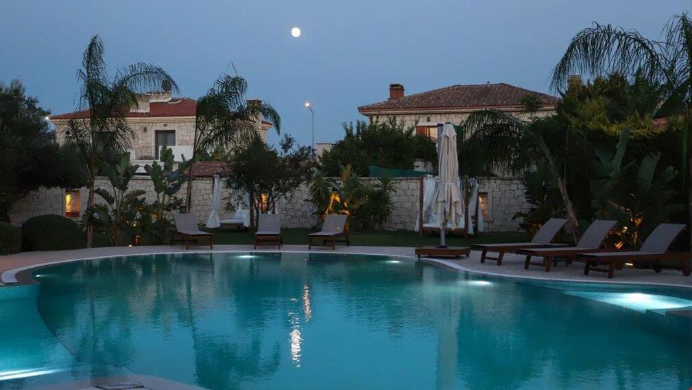 Triangulo Hotel Alacati Exterior foto